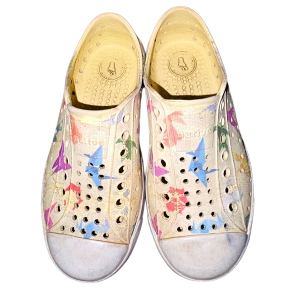 Native Shoes - Picture 1 of 7